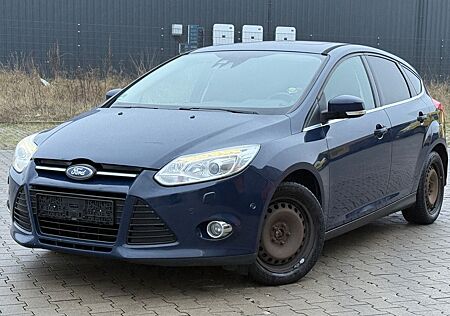 Ford Focus Lim. Titanium*VOLLAUSSTATTUNG*TÜV NEU*TOP*
