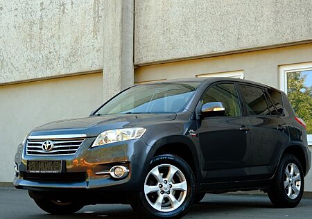 Toyota RAV 4 2.2 D-4D Life/ Aut./Tüv2.27/AHK