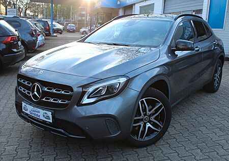 Mercedes-Benz GLA 250 4Matic * LED * Kamera * Navi * Tempomat