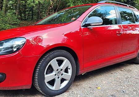 VW Golf Volkswagen 1.4 TSI 90kW Variant, Reifen u Kupplung neu