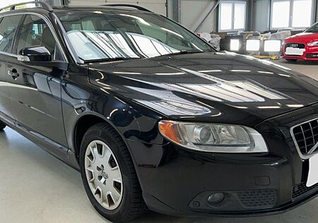 Volvo V70 Kombi Momentum 2.4 D*XE*NAVI*LEDER*TÜV*