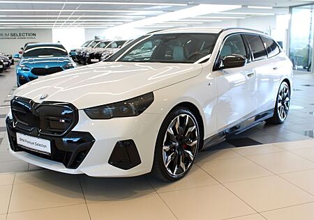 BMW i5 M60 xDrive Touring
