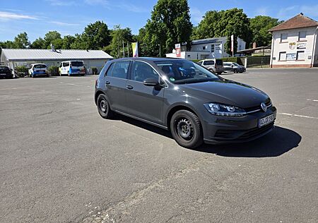 VW Golf Volkswagen 1.0 TSI Trendline
