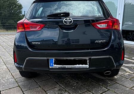 Toyota Auris 2,2-l-D-CAT D-CAT