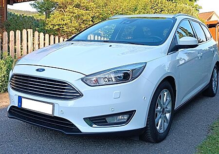 Ford Focus Turnier Titanium 1.0 ++ TOP Zustand