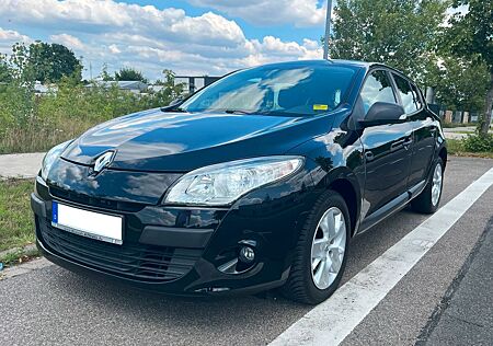 Renault Megane III 1.6 16V TomTom Ed. HU + Fahrradträger