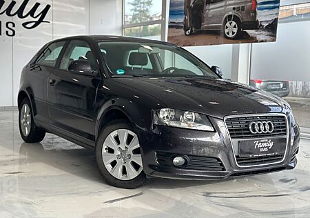 Audi A3 1.6 Attraction+Klimatronic+SZH+TEMPO+PDC