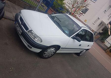 Opel Astra 1.6 16V GLX GLS