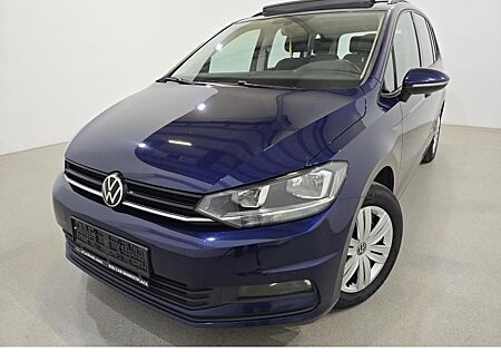 VW Touran Volkswagen 1.5 TSI Aut. Pano Navi KeylessGo Camera