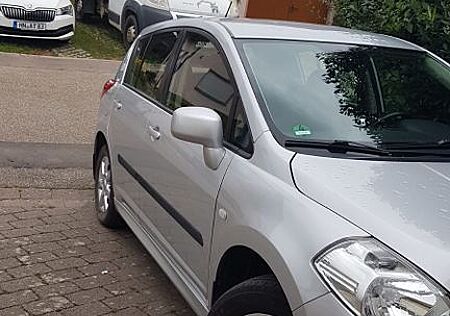 Nissan Tiida 1.6 acenta Auto acenta