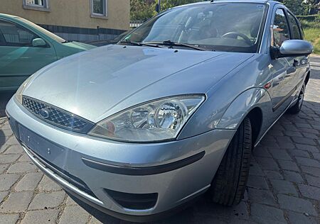 Ford Focus 1.6 Ambiente Autom.