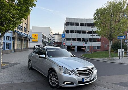 Mercedes-Benz E 200 CDI BlueEFFICIENCY ELEGANCE TÜV NEU
