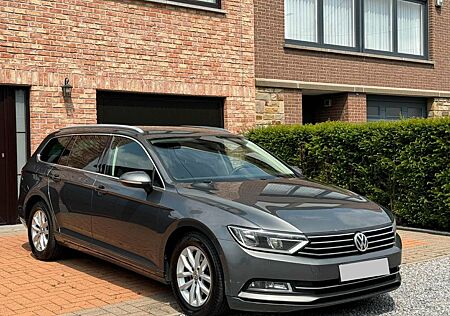 VW Passat Variant Volkswagen 2.0 TDI SCR Highline .