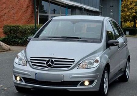 Mercedes-Benz B 180 CDI - TÜV BIS 10/2026