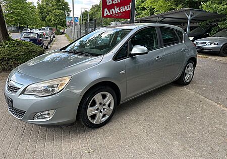 Opel Astra J Lim. 5-trg. Edition