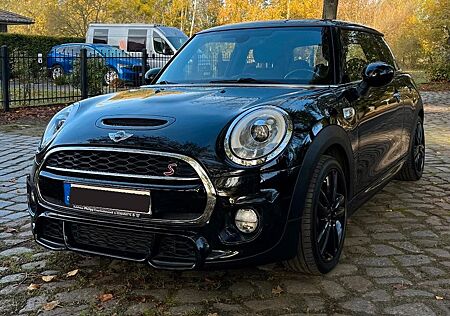 Mini Cooper S (F56) John Cooper Works Ausst., LED usw