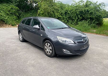 Opel Astra J Sports Tourer Design Edition