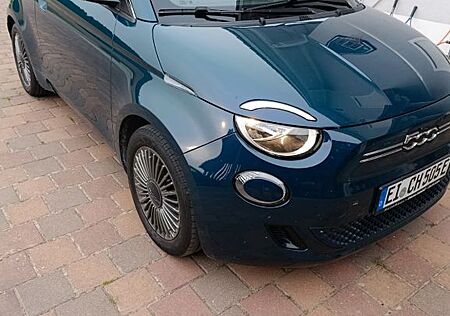 Fiat 500E icon 42 kWh - Navi Sitzheizung Schiebedach