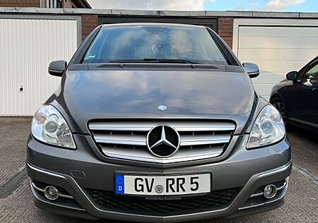 Mercedes-Benz B 180 BlueEFFICIENCY -