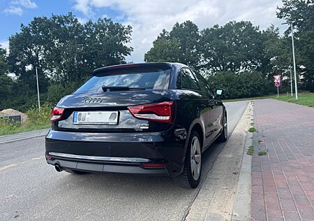 Audi A1 1.0 TFSI ultra S tronic - Automatik