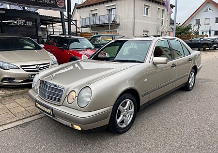 Mercedes-Benz E 230 Classic *Servo - ZV - GSD & Klima *