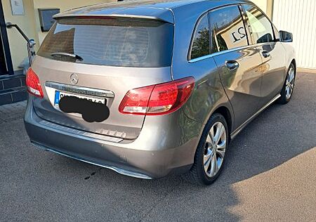 Mercedes-Benz B 180 BlueEFFICIENCY Edition Style Edition Style