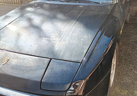 Porsche 944