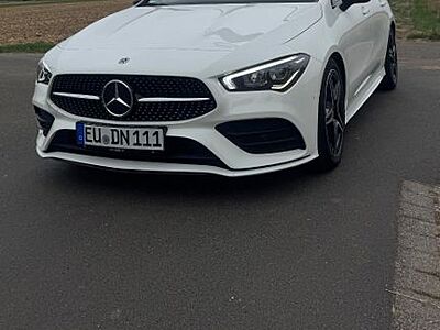 Mercedes-Benz CLA 220 d AMG + Pano-Schiebed. Shadow
