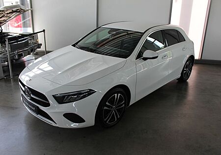 Mercedes-Benz A 200 Progressive Kamera Ambiente MBUX LED SHZ