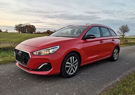 Hyundai i30 1.6 CRDi Euro 6 Diesel 1. Hand Tüv NEU