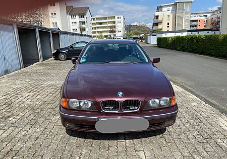 BMW 528i E39 Limo