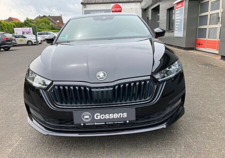 Skoda Octavia Sportline 4x4 2,0TDI DSG AHK RFK LED 1.H