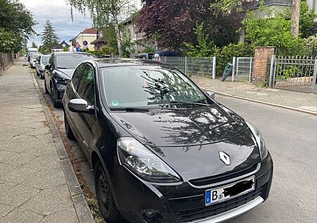 Renault Clio Authentique 1.2 16V 75 Authentique