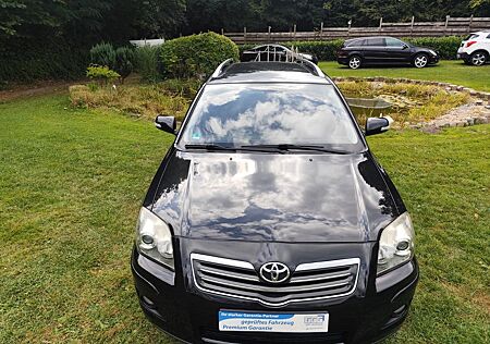 Toyota Avensis Kombi 2.2 D-CAT Travel