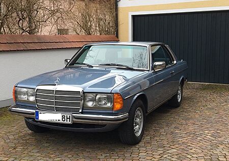 Mercedes-Benz CE 230 230 CE, H-Kennzeichen, Baujahr 1985