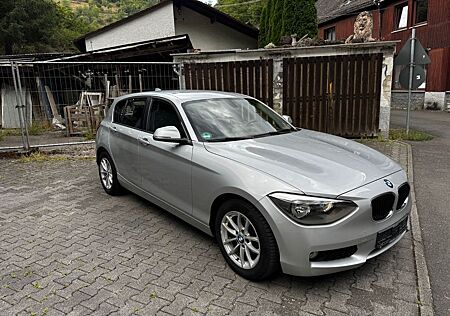 BMW 116d EfficientDynamics Edit. Sport Line Spor...