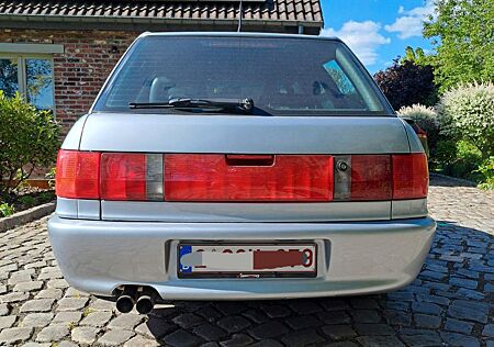 Audi RS2
