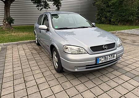 Opel Astra 1.6 16V Edition 100