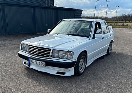 Mercedes-Benz 190 190E 2.0 // Rieger Bodykit
