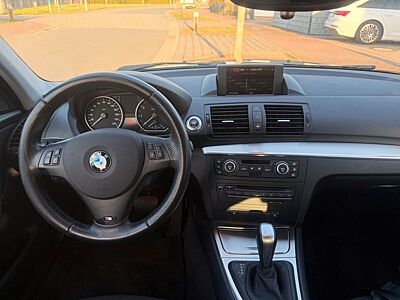 BMW 118i Automatik Xenon Navi PDC Teil-Leder