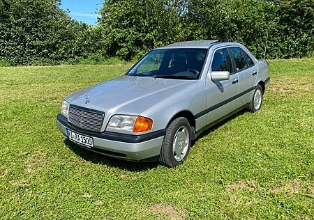 Mercedes-Benz C 220 CLASSIC H Kennzeichen bereit