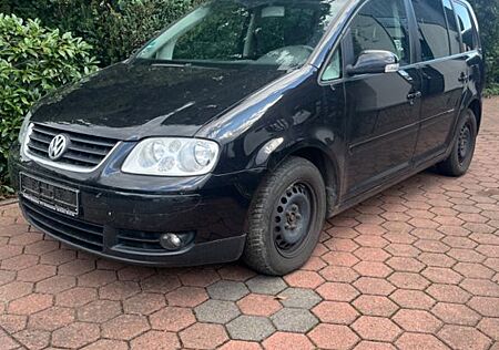 VW Touran Volkswagen Highline