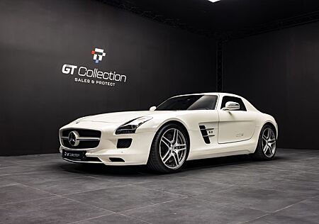 Mercedes-Benz SLS AMG 6.2 V8 -