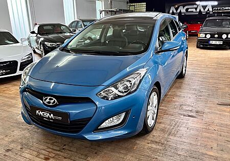 Hyundai i30 cw Style*Pano*Pdc*Sitzheiz*Teilleder*Ahk