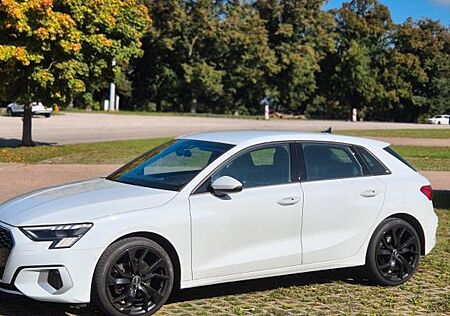 Audi A3 35 TDI S-tronic Vitual+ACC+Matrix S-line