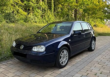 VW Golf Volkswagen 1.6L 8-fach bereift Generation
