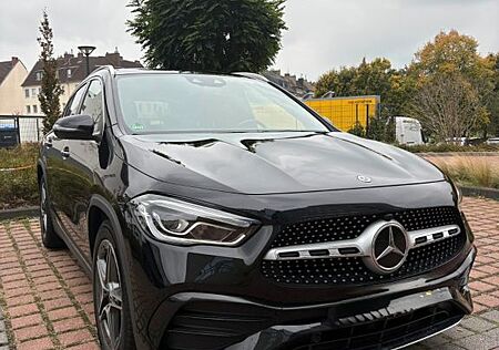 Mercedes-Benz GLA 250 4Matic - AMG Line - Panorama