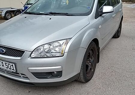 Ford Focus 1,6 Ti-VCT Silver Turnier (abgemeldet)