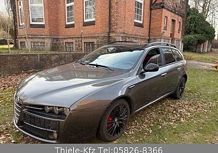 Alfa Romeo 159 Sportwagon 1.9 JTDM 16V Elegante! TÜV:10-26!