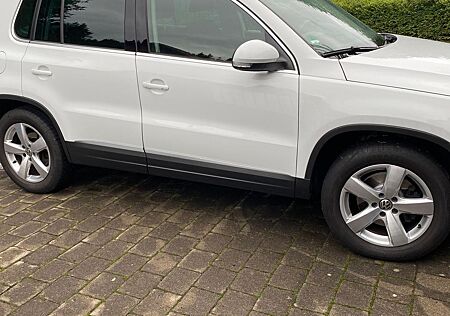 VW Tiguan Volkswagen Gepfl. , TÜV Neu